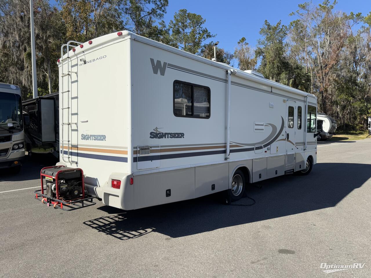 2004 Winnebago Sightseer 30B Photo 2