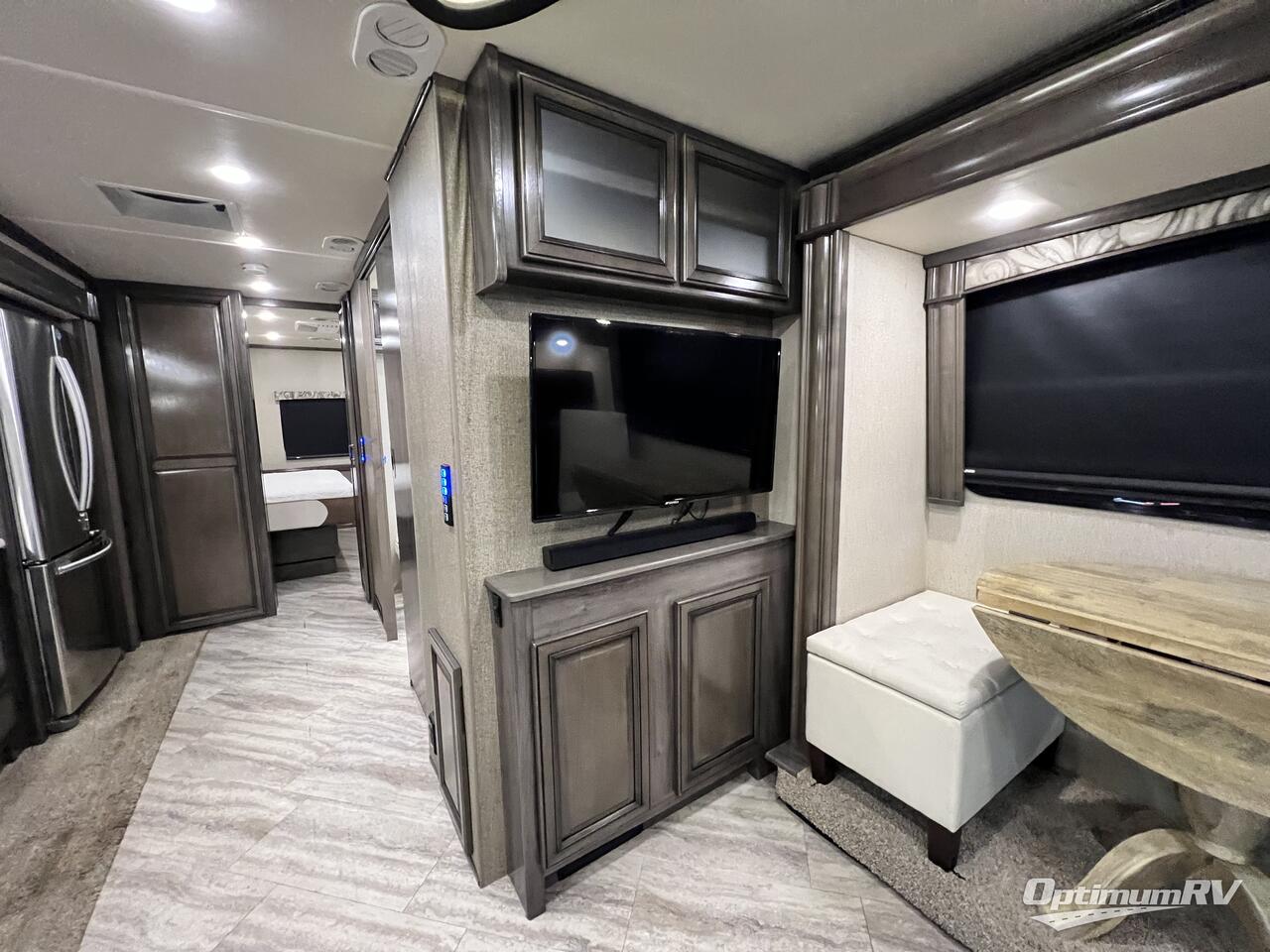 2019 Fleetwood Southwind 36P Photo 8