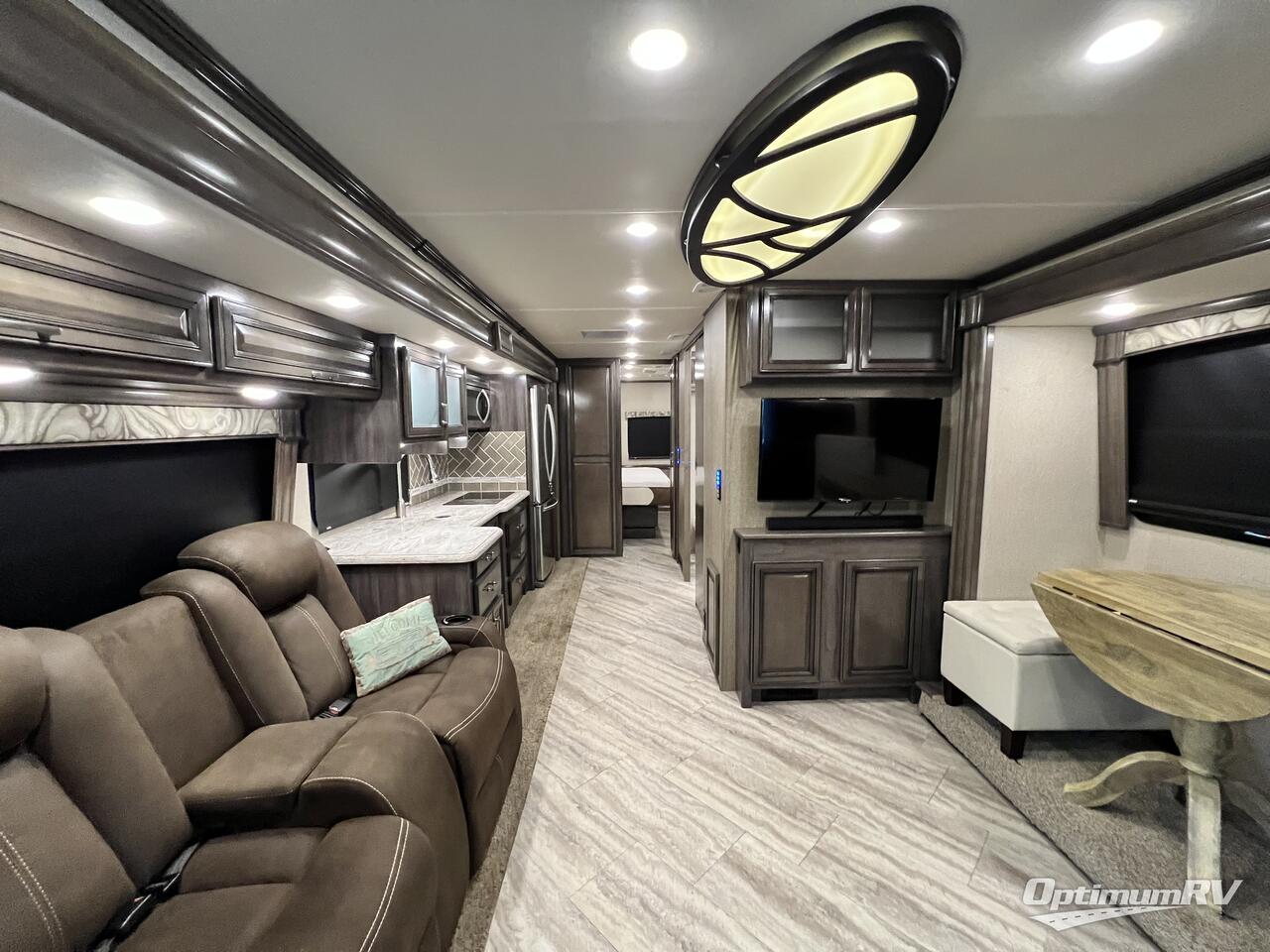 2019 Fleetwood Southwind 36P Photo 3