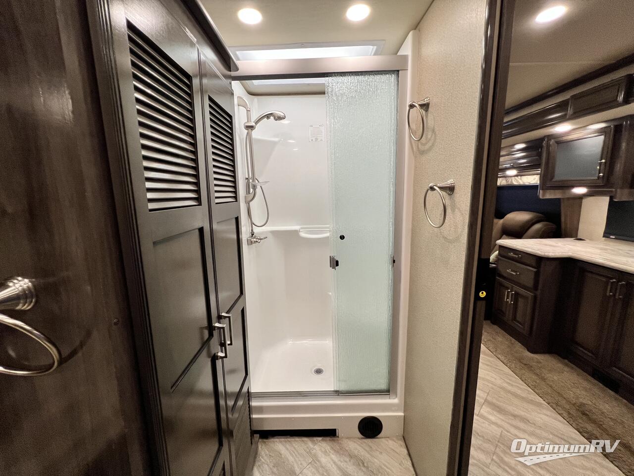 2019 Fleetwood Southwind 36P Photo 19