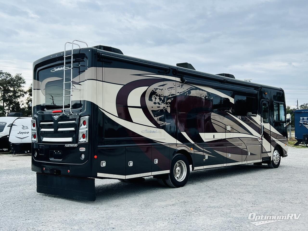 2019 Fleetwood Southwind 36P Photo 2