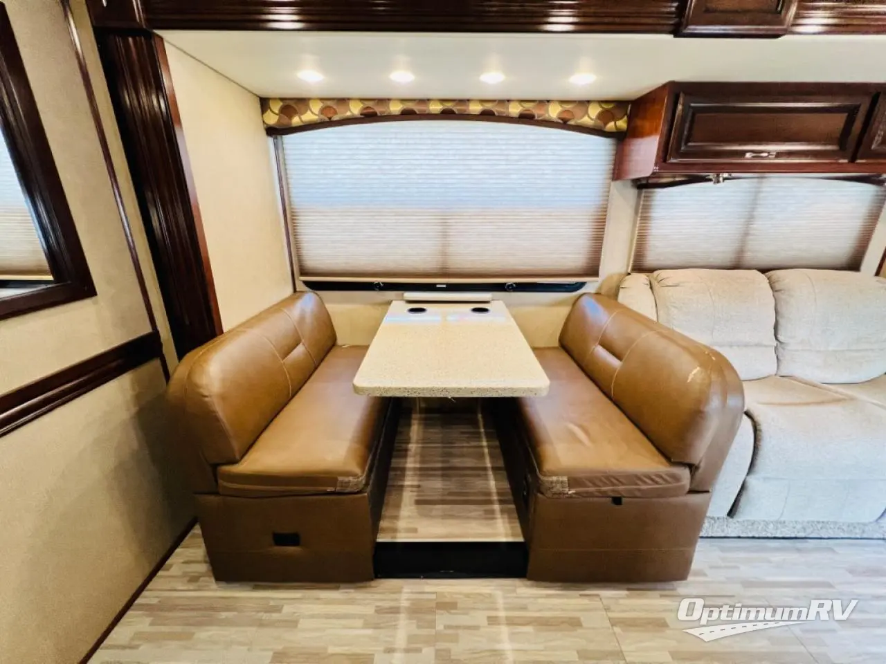 2018 Fleetwood Flair LXE 31W Photo 10