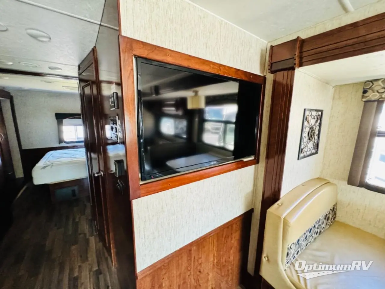 2019 Coachmen Mirada 34BH Photo 11