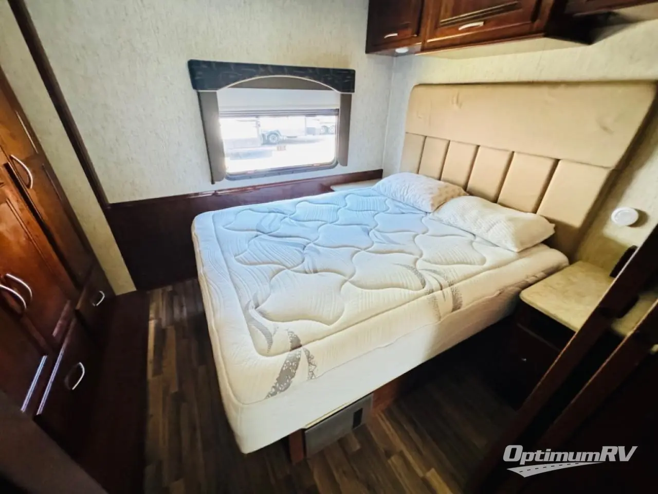 2019 Coachmen Mirada 34BH Photo 17