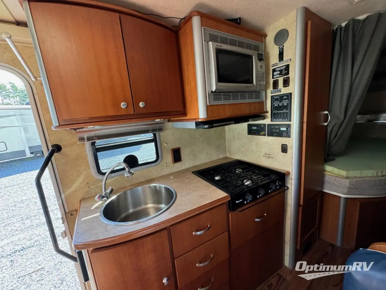 2008 Winnebago View 24J Photo 5