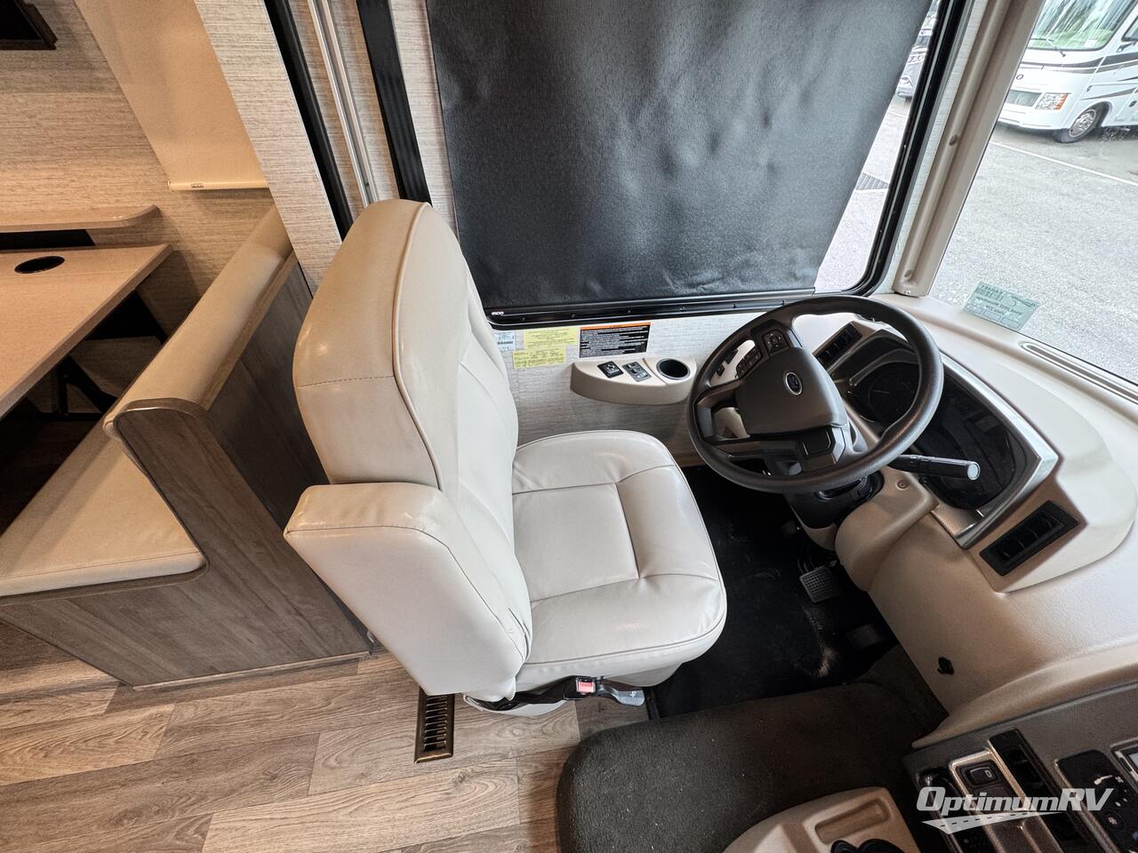 2022 Winnebago Vista 27P Photo 5