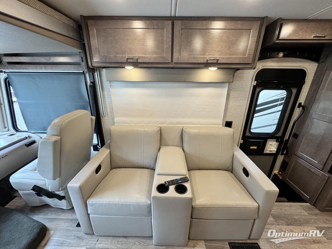 2022 Winnebago Vista 27P Photo 7