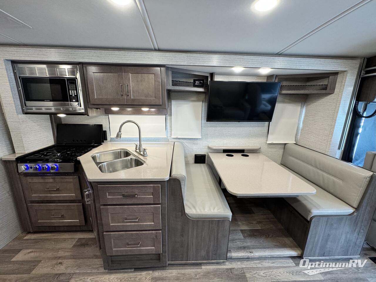 2022 Winnebago Vista 27P Photo 8