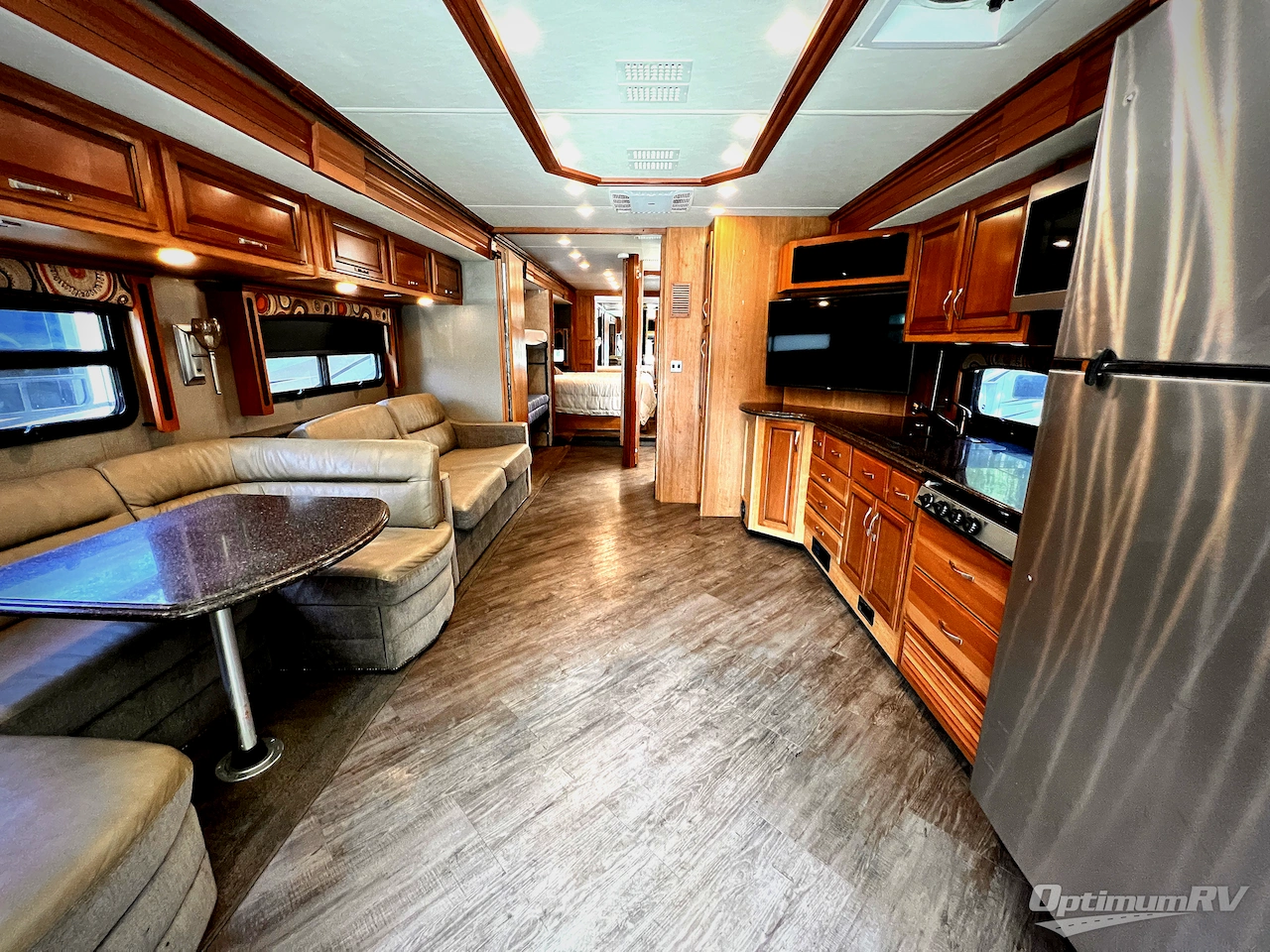 2016 Fleetwood Pace Arrow LXE 38B Photo 4