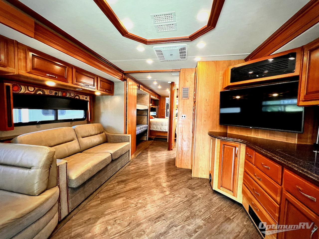 2016 Fleetwood Pace Arrow LXE 38B Photo 8