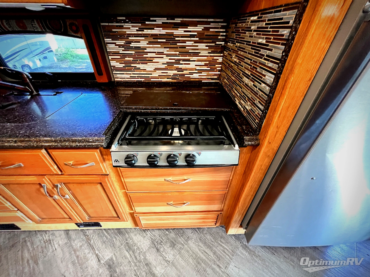 2016 Fleetwood Pace Arrow LXE 38B Photo 14