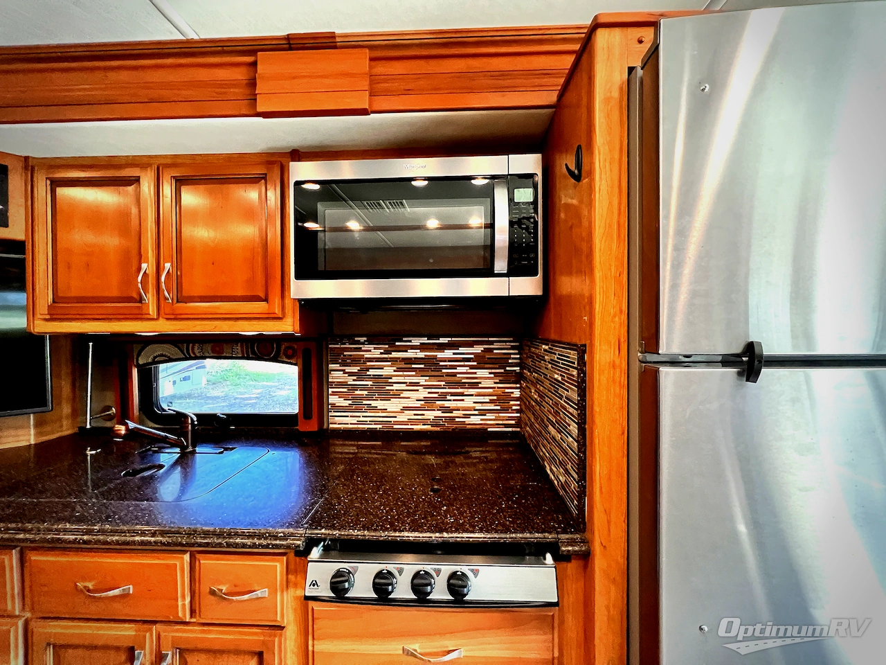 2016 Fleetwood Pace Arrow LXE 38B Photo 15