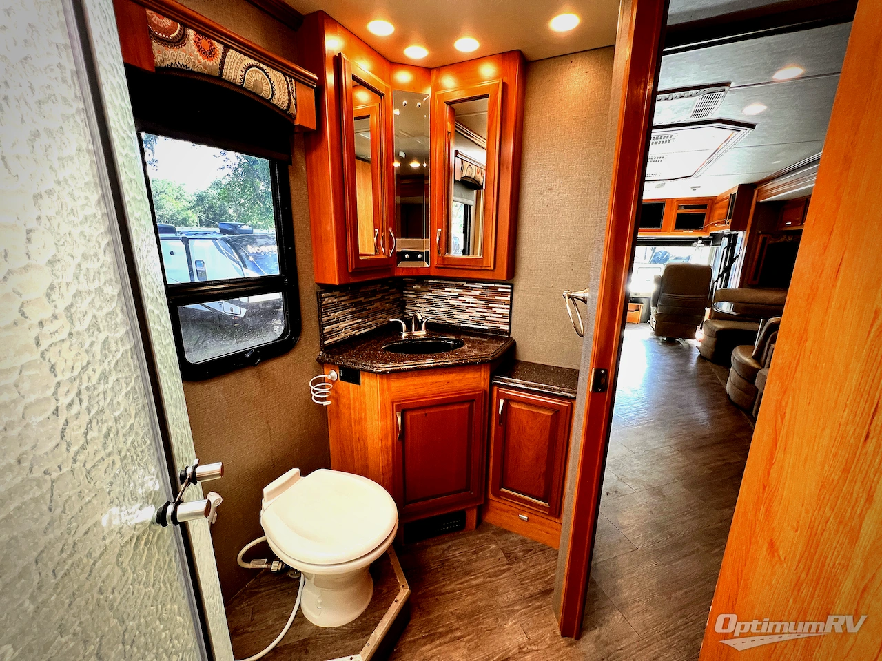2016 Fleetwood Pace Arrow LXE 38B Photo 24
