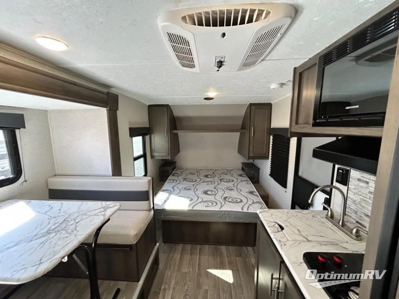 2020 Coachmen Clipper Ultra-Lite 17FQS Photo 5