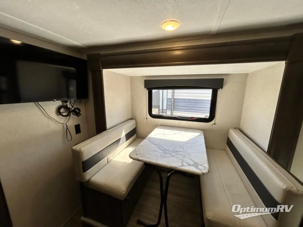 2020 Coachmen Clipper Ultra-Lite 17FQS Photo 6