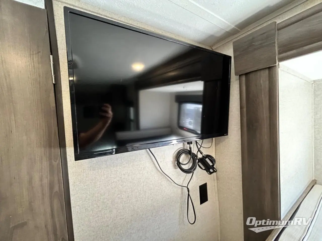 2020 Coachmen Clipper Ultra-Lite 17FQS Photo 8