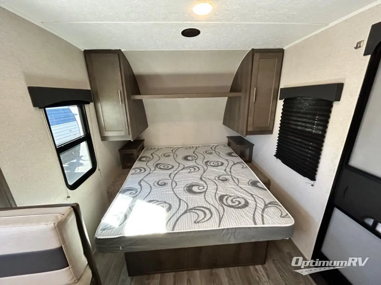 2020 Coachmen Clipper Ultra-Lite 17FQS Photo 14