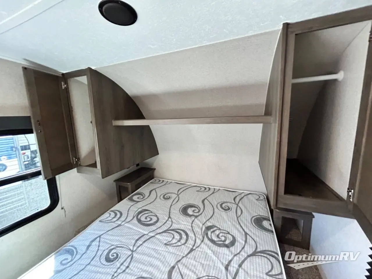 2020 Coachmen Clipper Ultra-Lite 17FQS Photo 15