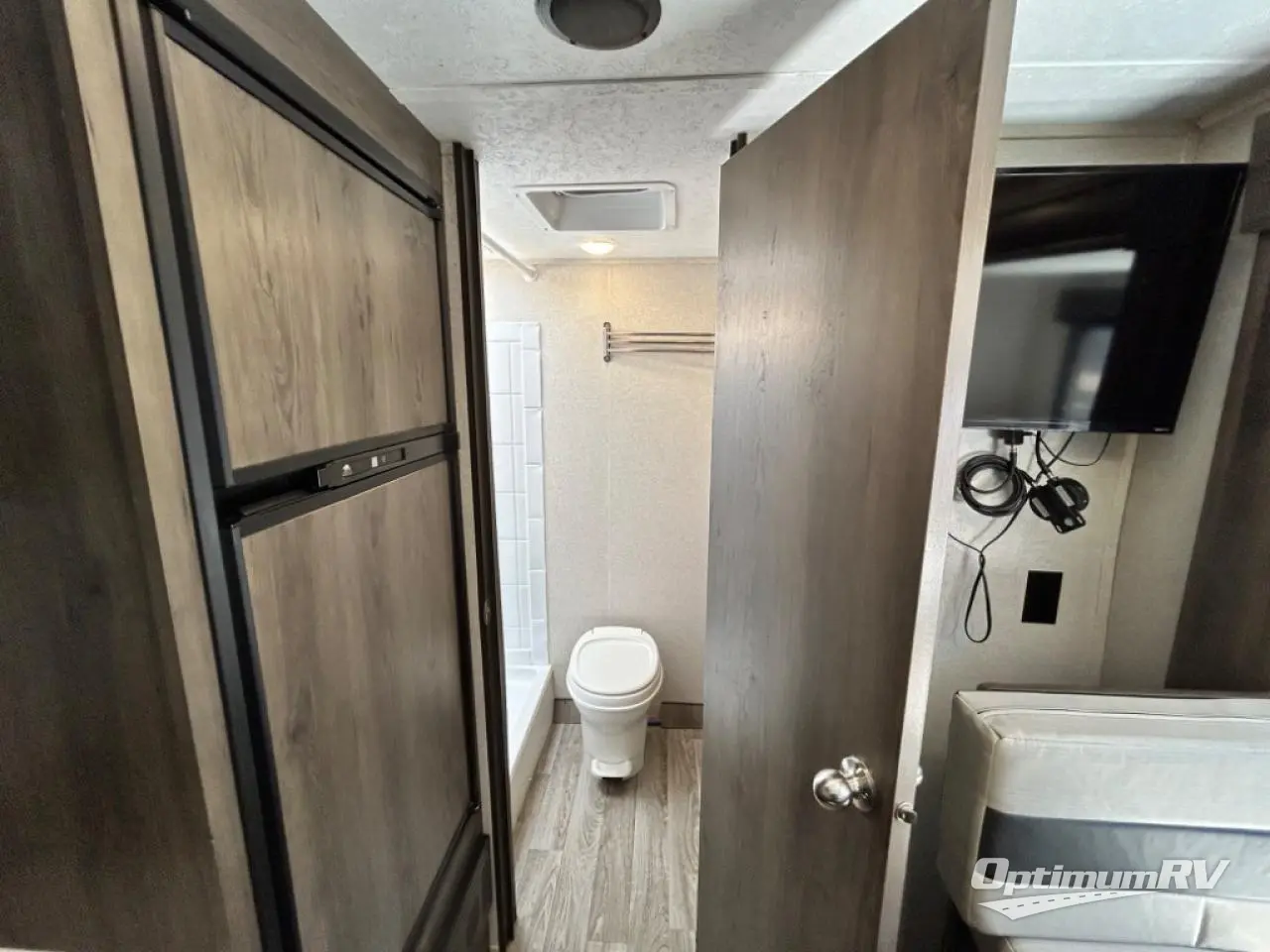 2020 Coachmen Clipper Ultra-Lite 17FQS Photo 16