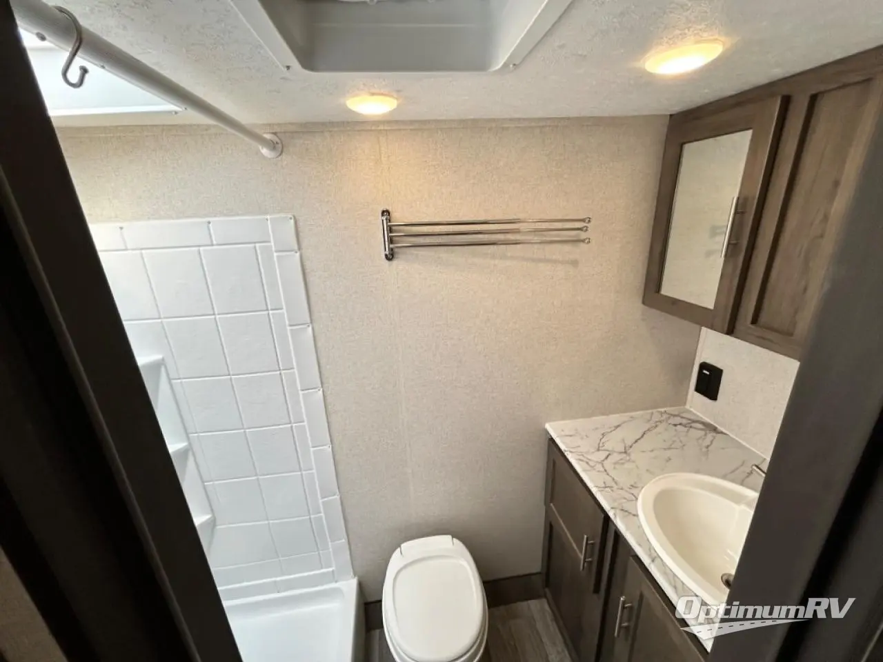 2020 Coachmen Clipper Ultra-Lite 17FQS Photo 17