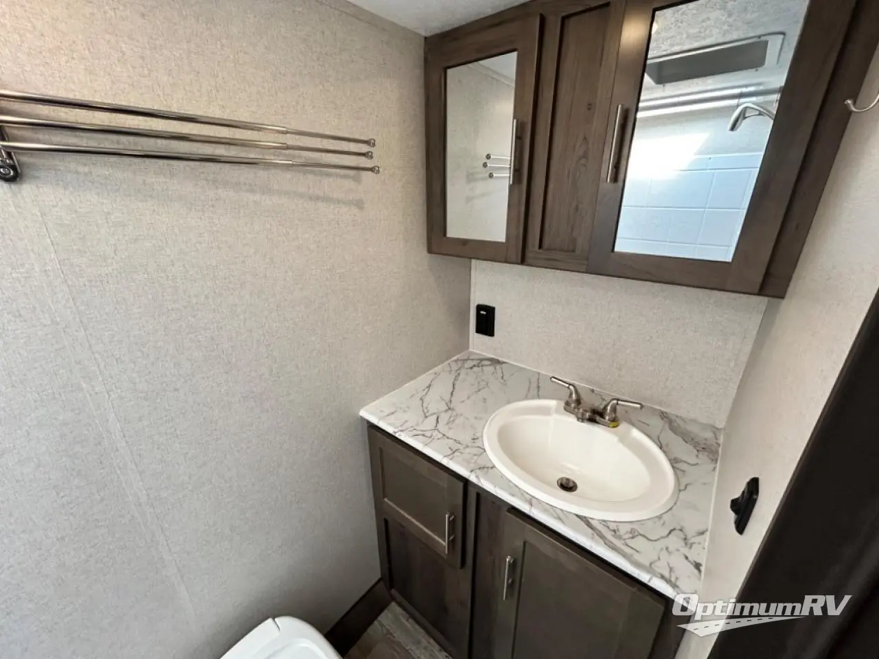 2020 Coachmen Clipper Ultra-Lite 17FQS Photo 18