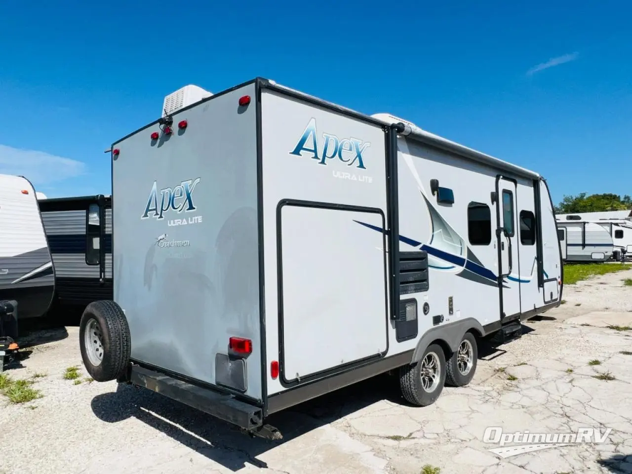 2017 Coachmen Apex Ultra-Lite 215RBK Photo 2