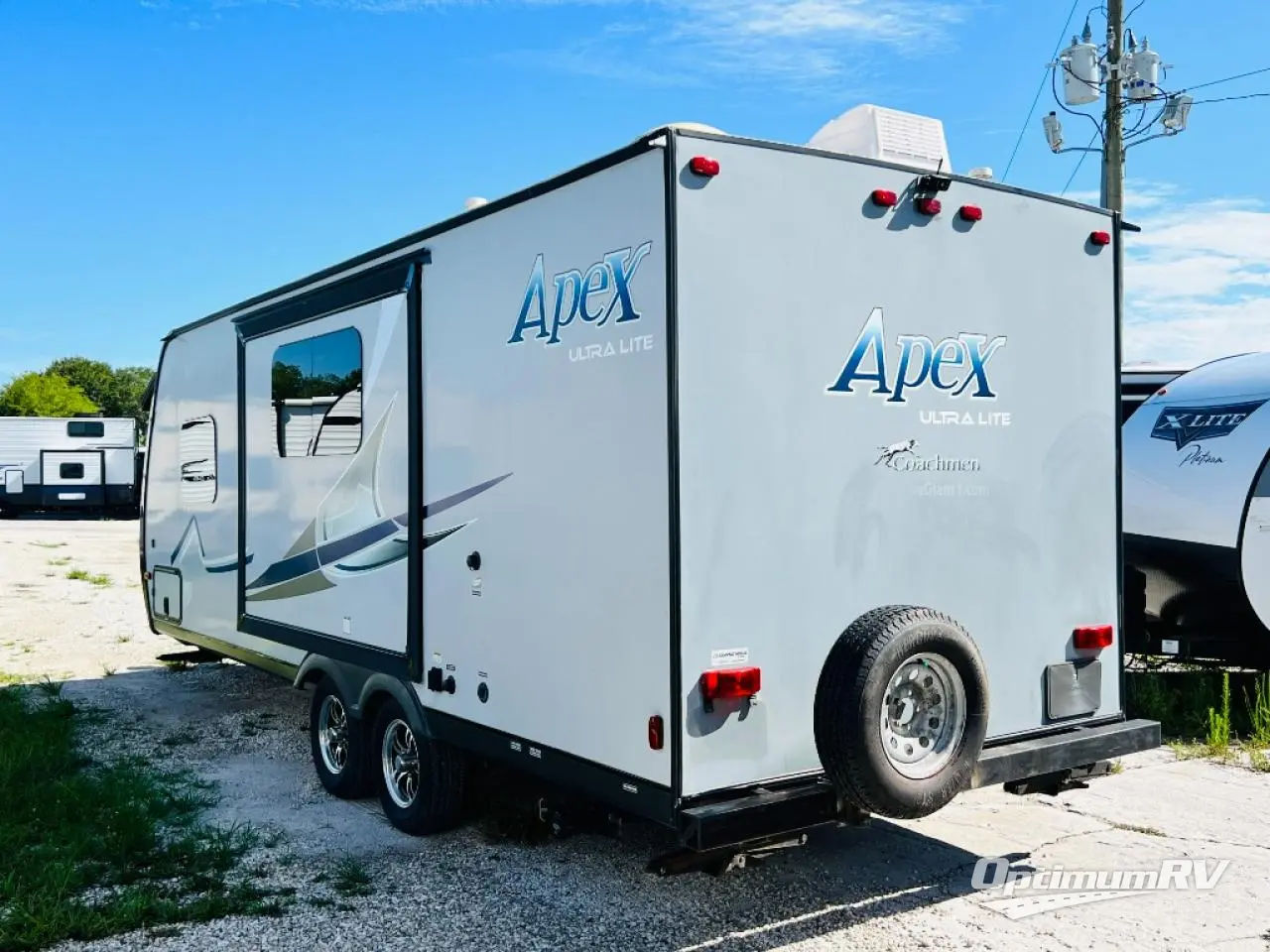 2017 Coachmen Apex Ultra-Lite 215RBK Photo 3