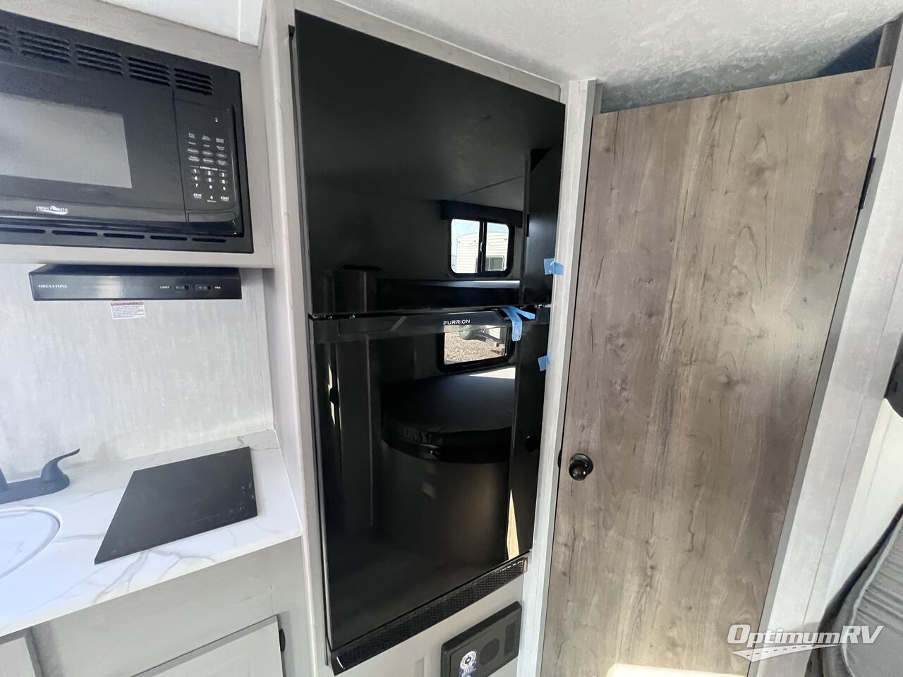 2025 Coachmen Clipper 4K Series 18DBS Photo 12