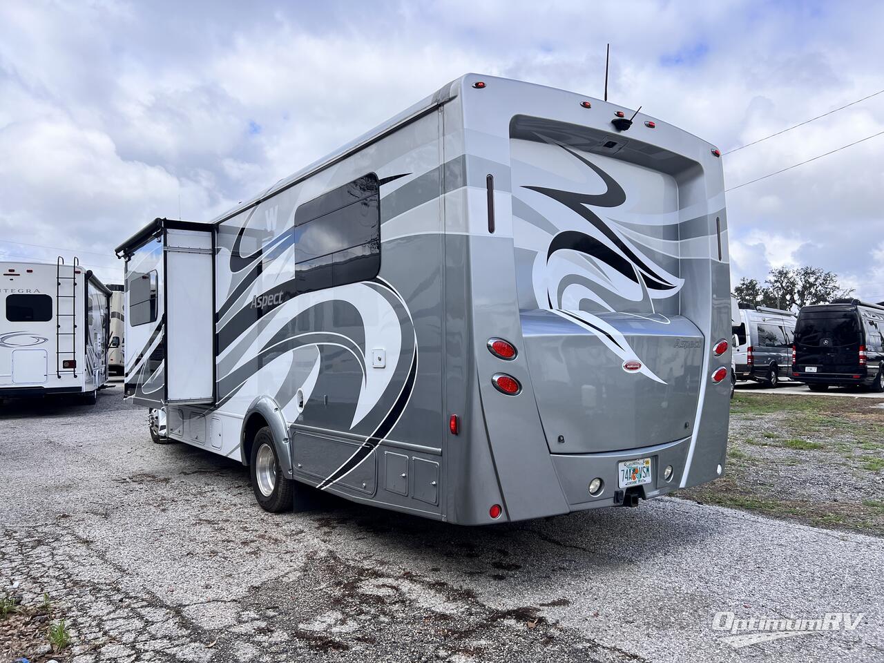 2014 Winnebago Aspect M-27K Photo 2