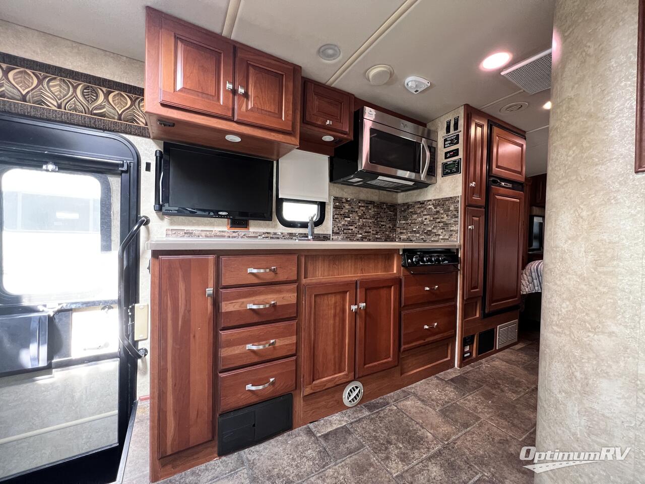 2014 Winnebago Aspect M-27K Photo 9