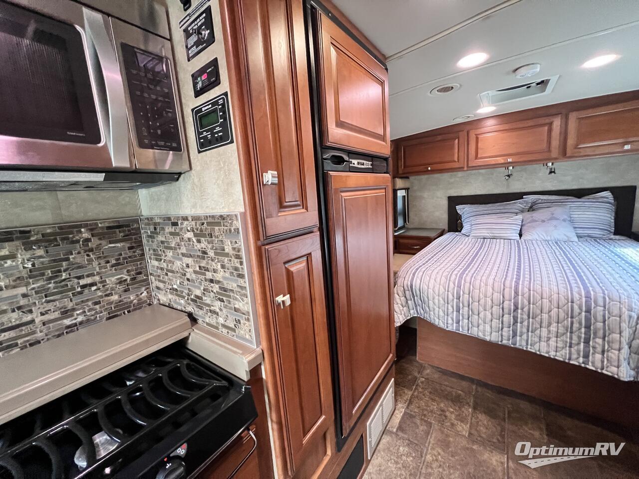 2014 Winnebago Aspect M-27K Photo 13