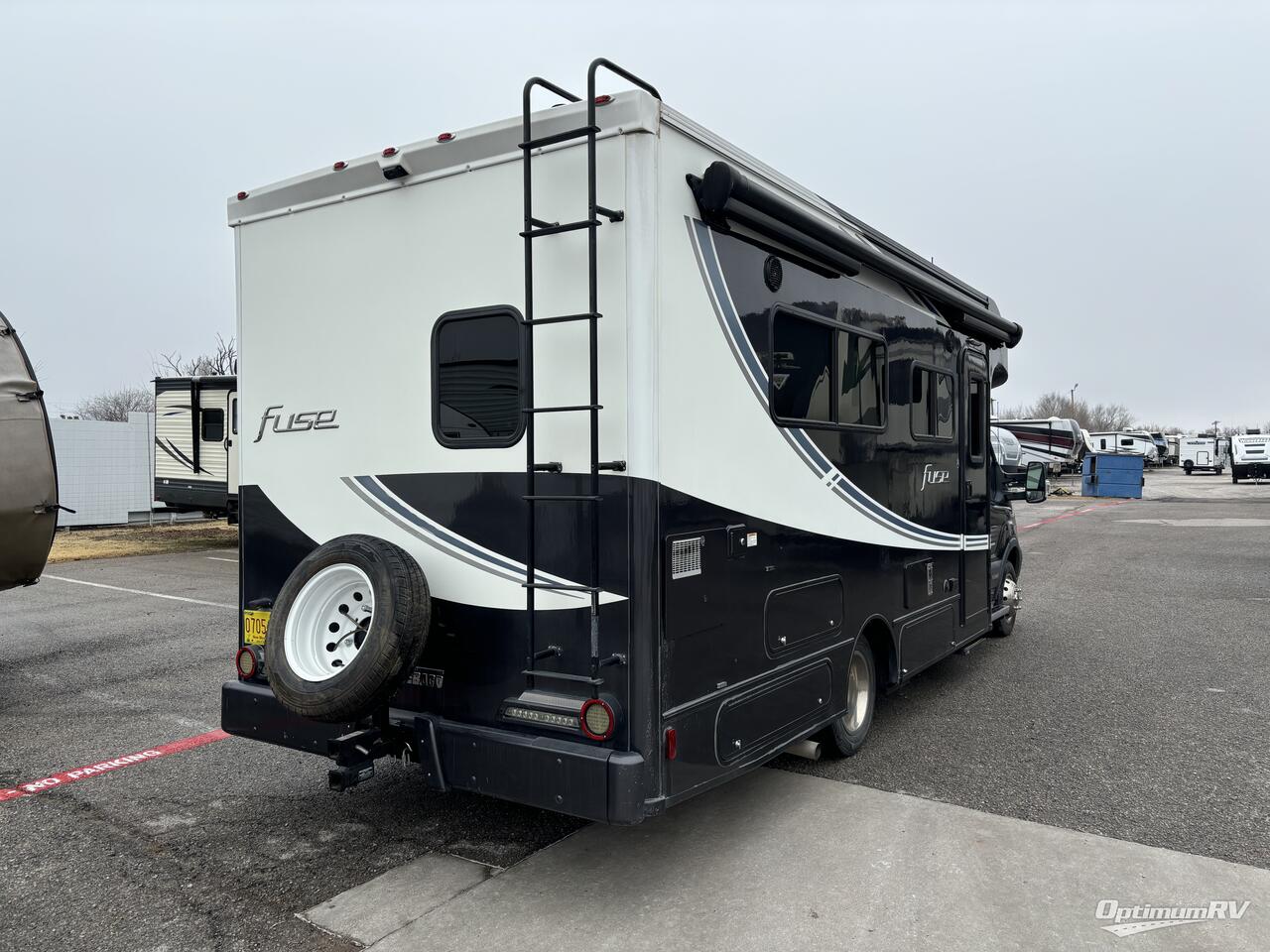 2018 Winnebago Fuse 23A Photo 2