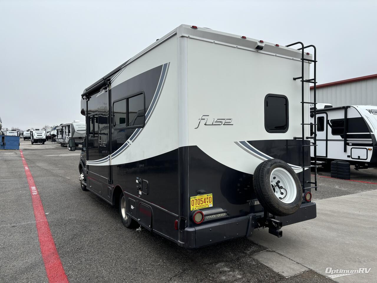 2018 Winnebago Fuse 23A Photo 3