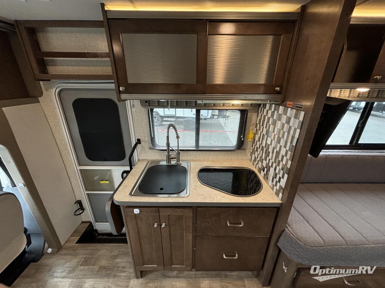 2018 Winnebago Fuse 23A Photo 6