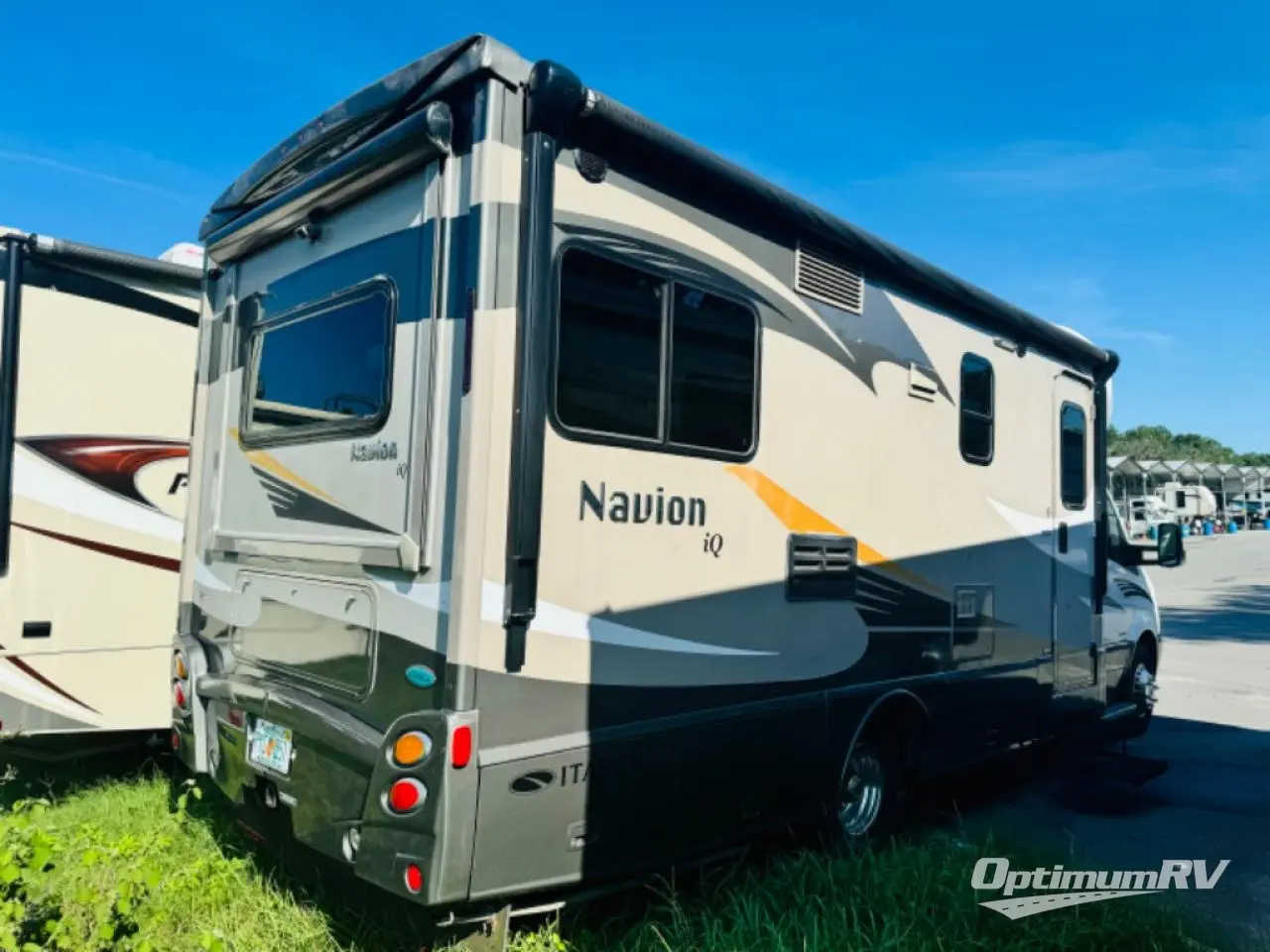 2014 Itasca Navion IQ 24G Photo 2