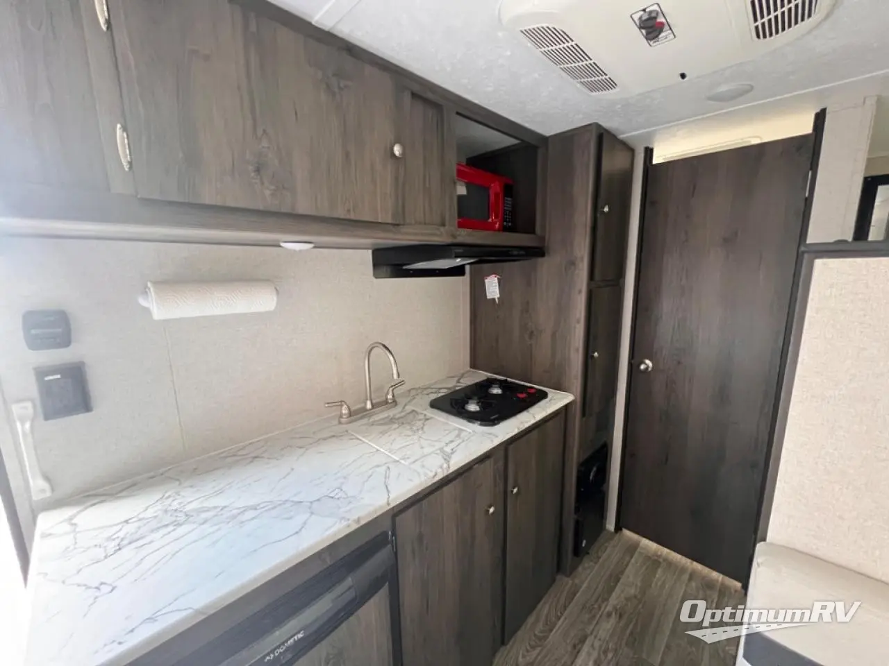 2021 Coachmen Clipper Cadet 17CBH Photo 6