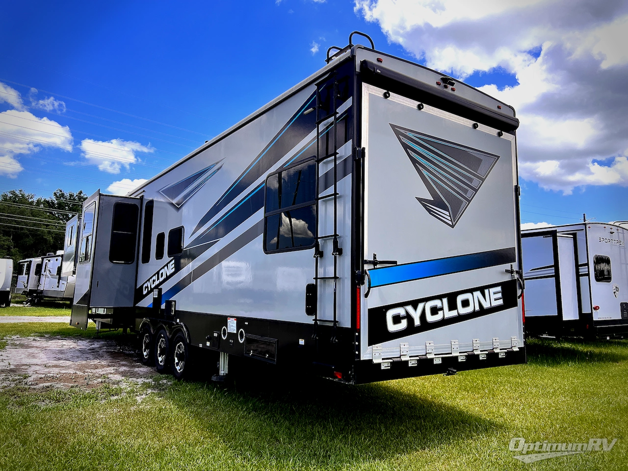2021 Heartland Cyclone 4006 Photo 3