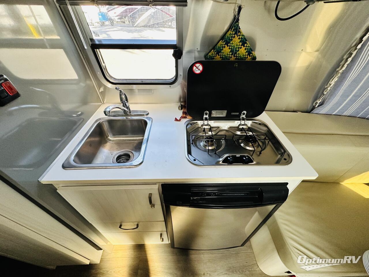 2017 Airstream Sport 16 Photo 8