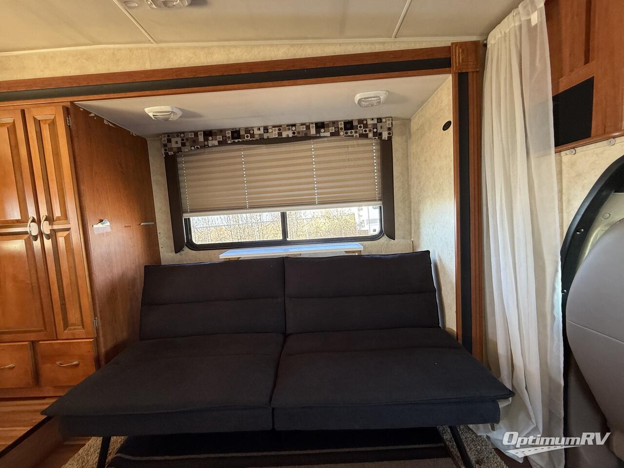 2013 Coachmen Concord 225LE Ford Photo 3