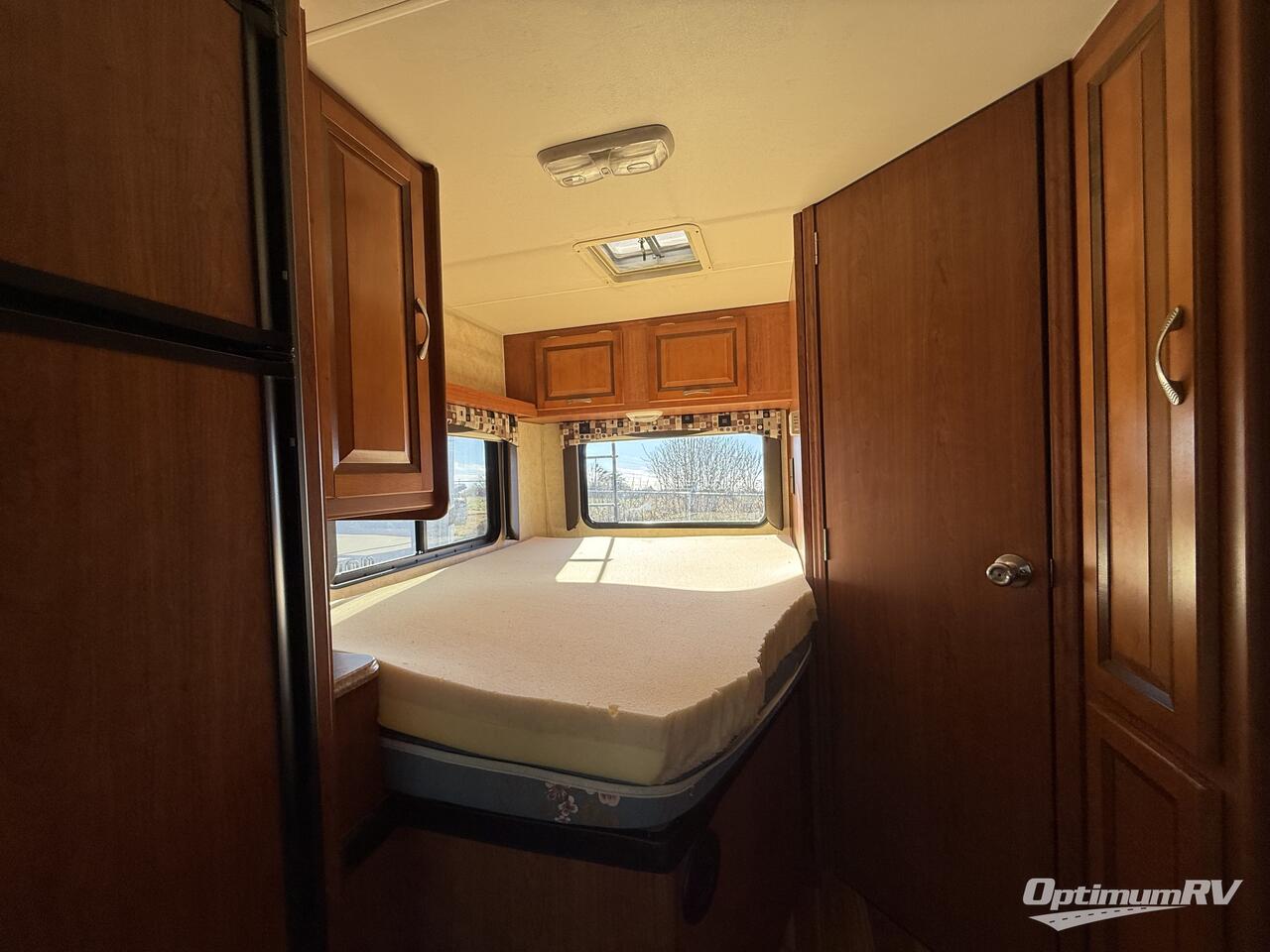 2013 Coachmen Concord 225LE Ford Photo 6