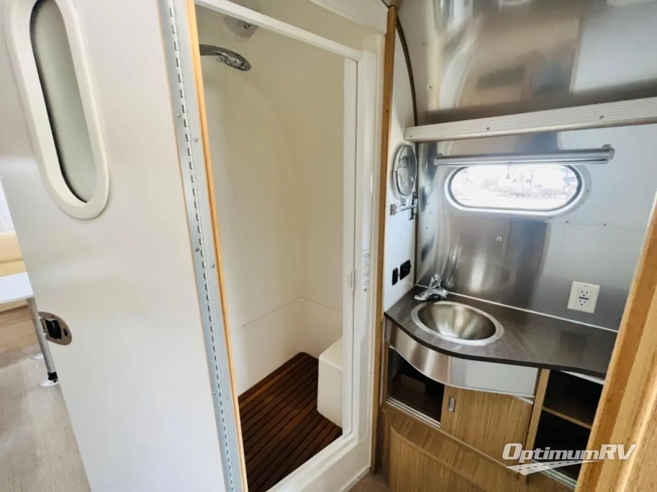 2019 Airstream Flying Cloud 26RB Photo 15