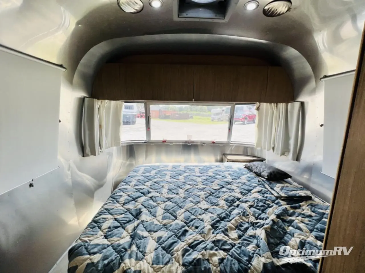 2019 Airstream Flying Cloud 26RB Photo 17