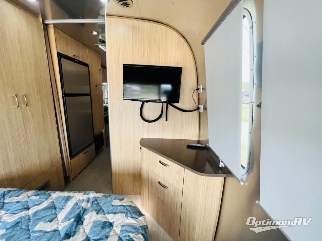 2019 Airstream Flying Cloud 26RB Photo 19