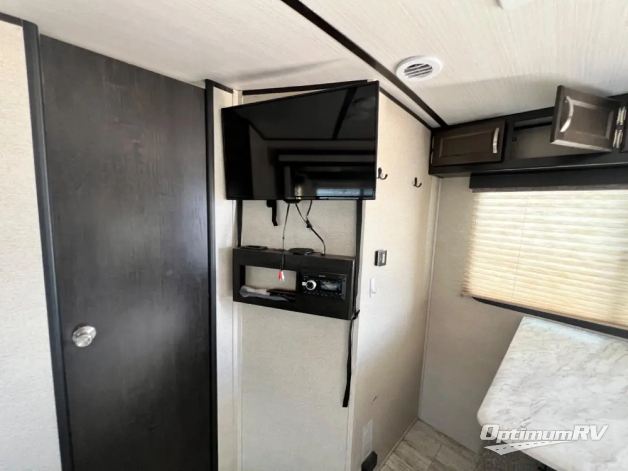 2020 Coachmen Spirit Ultra Lite 2255RK Photo 8