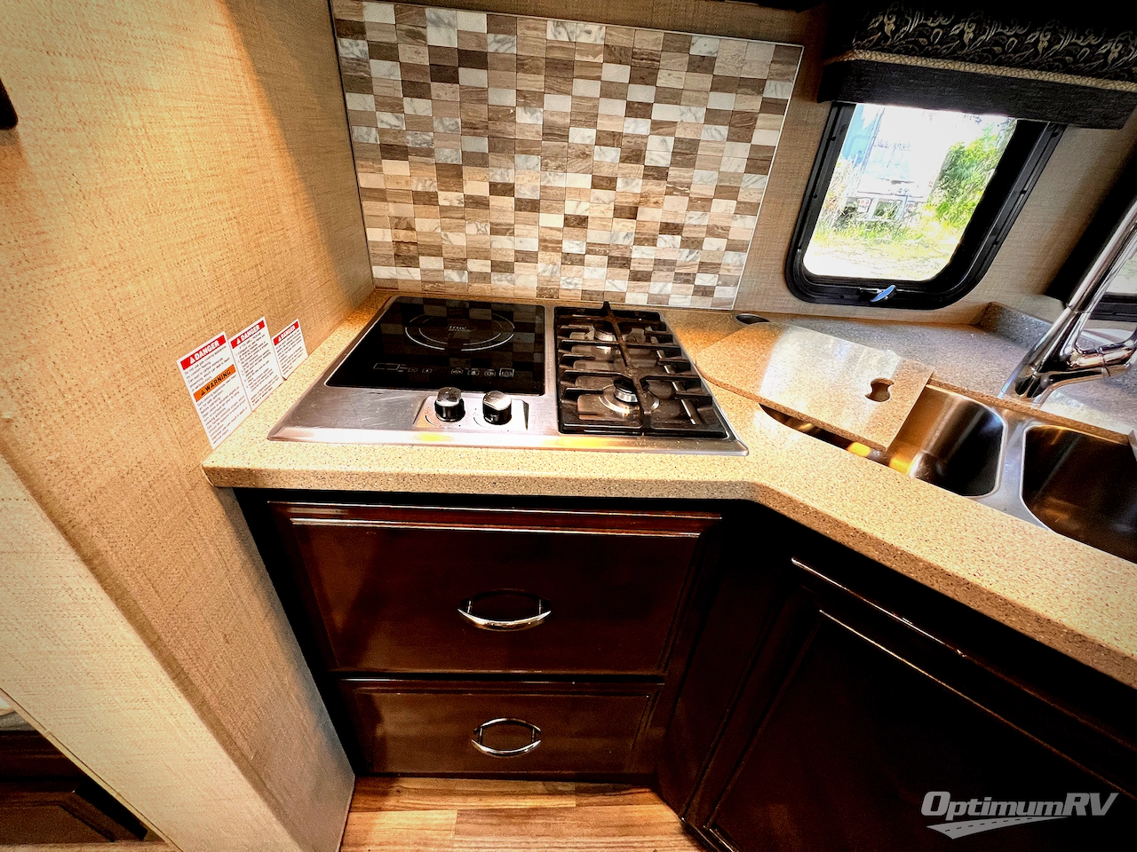2017 Thor Quantum LF31 Photo 12