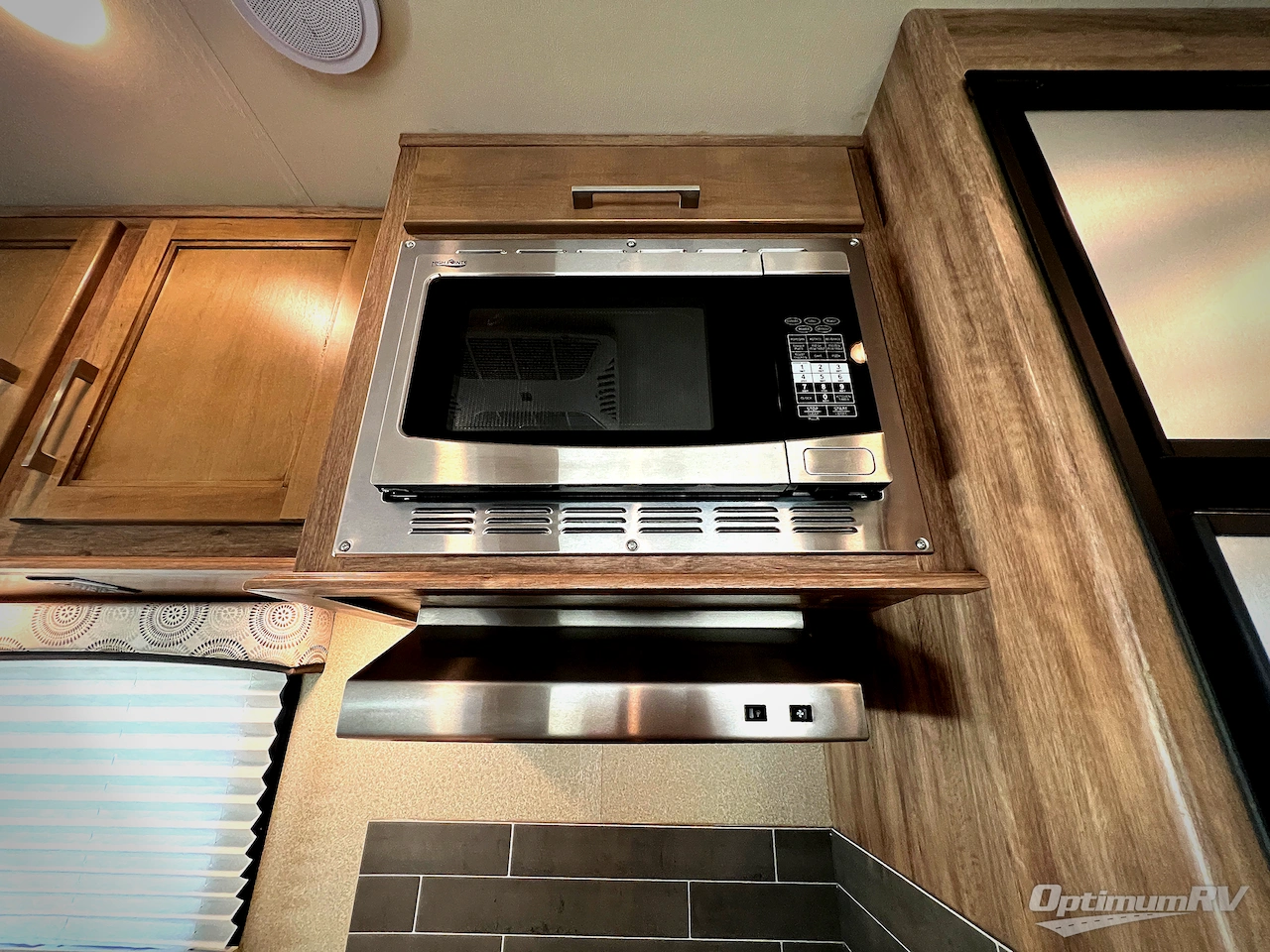 2020 Entegra Odyssey 26D Photo 18