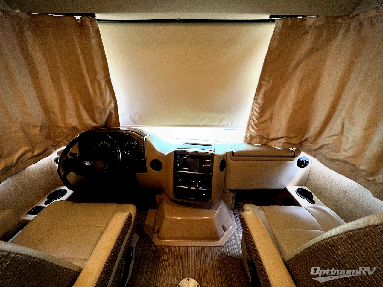2017 Thor Axis 25.2 Photo 6