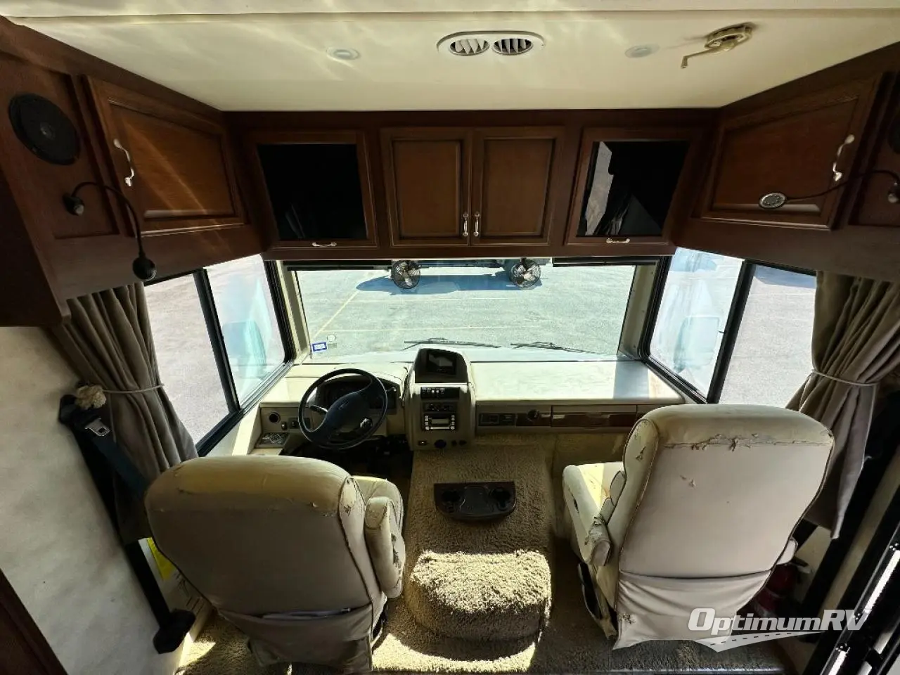 2012 Fleetwood Bounder 33C Photo 7