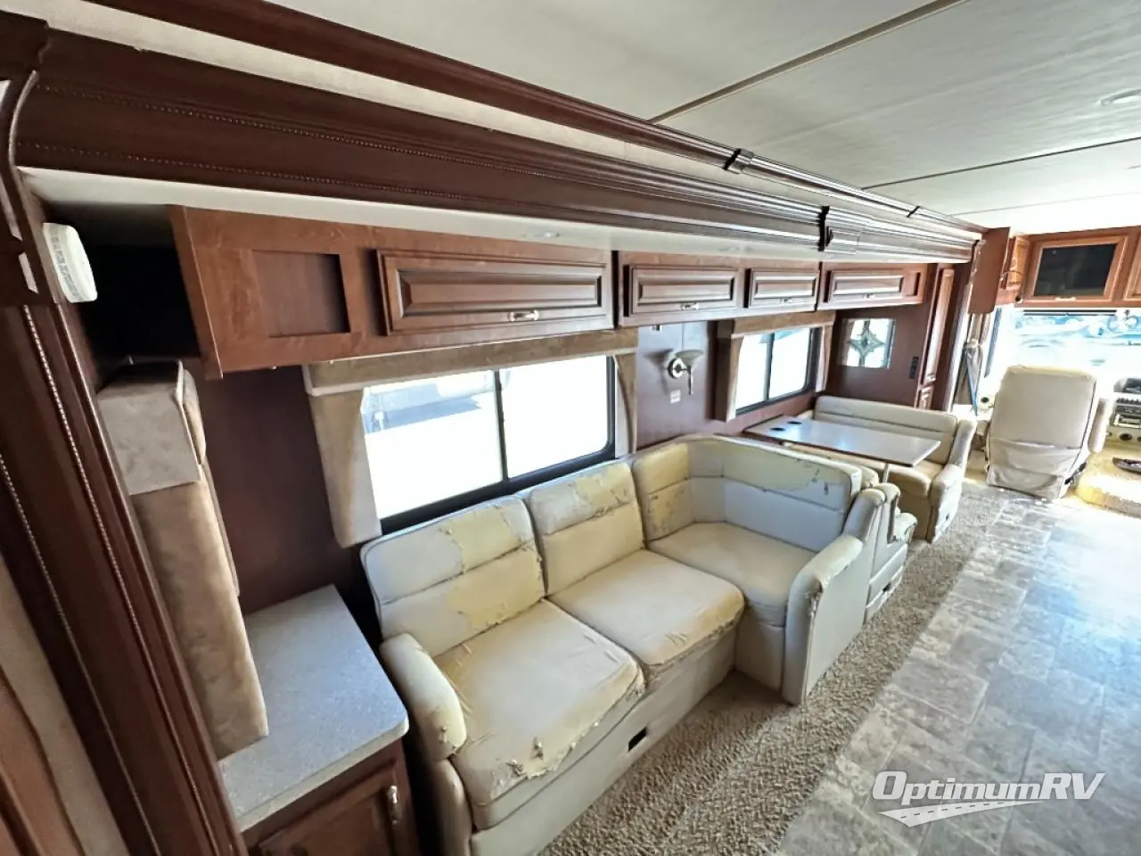 2012 Fleetwood Bounder 33C Photo 10