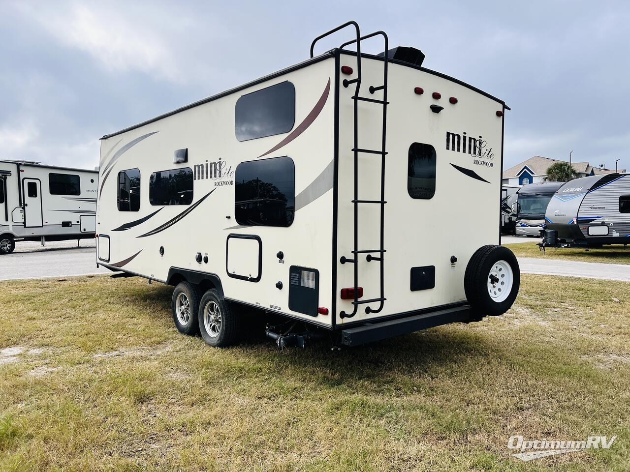 2016 Forest River Rockwood Mini Lite 2304 Photo 2